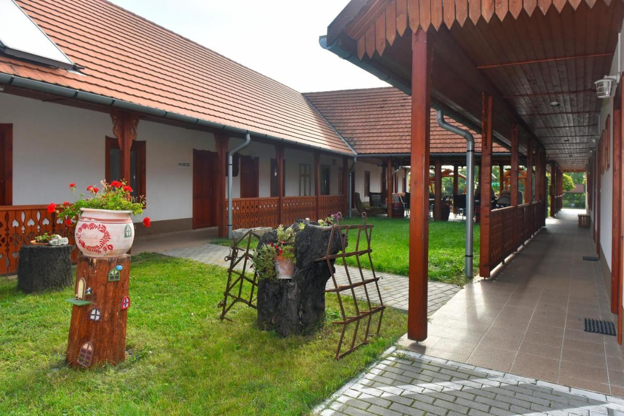 Nyakiglab Villa Szegi Eksteriør bilde